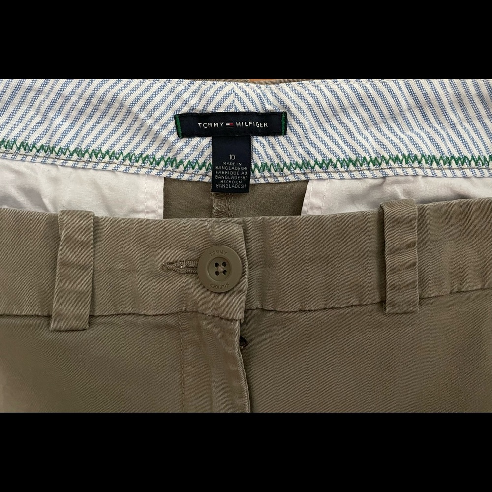 Tommy Hilfiger Women’s Shorts - Picture 2 of 7